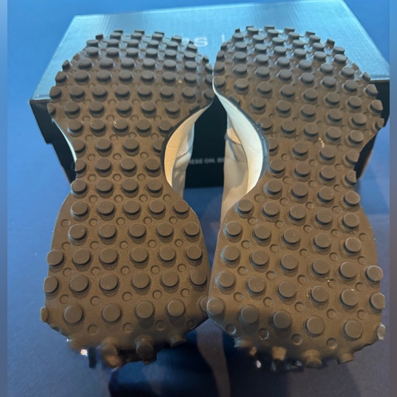 FIGS + New Balance 327 Sneakers | Ombre Grey | Size 8 - Picture 9 of 14